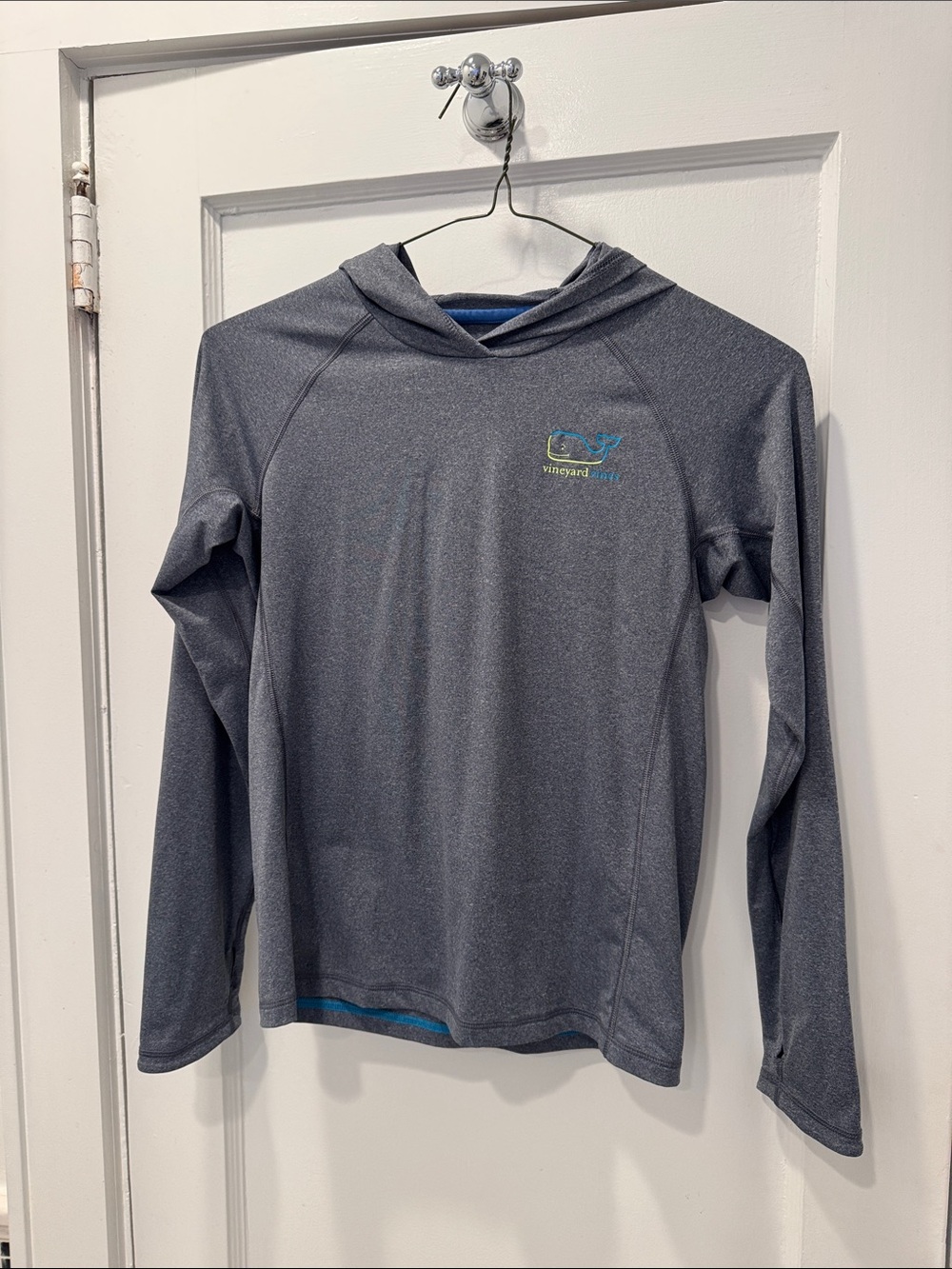 Vineyard Vines boy’s Long-Sleeve Hooded Swim Shirt - size M